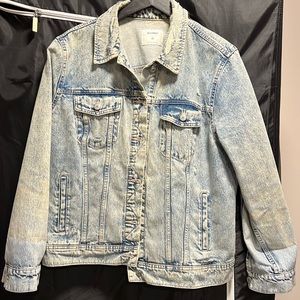 Old Navy Distressed Ripped Jean Denim Jacket. Size XL.